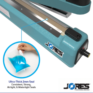 selladora de impulso manual JORES TECHNOLOGIES® azul sobre fondo blanco. Acercamiento con el elemento de sellado. La característica resaltada dice