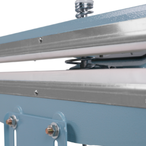 primer plano que muestra el mecanismo de doble sellado de la selladora de bolsas térmica de pedal JORES TECHNOLOGIES®