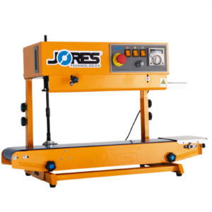 selladora de banda continua horizontal y vertical que muestra el panel de control con control de temperatura analógico, el botón rojo de parada de emergencia y otros interruptores