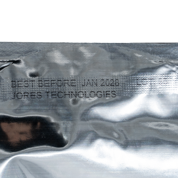 Bolsa sellada e impresa con una selladora continua de banda digital con codificador de inyección térmica de tinta