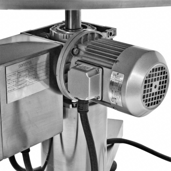 primer plano del motor de acero inoxidable en la mesa giratoria de acumulación de JORES TECHNOLOGIES®