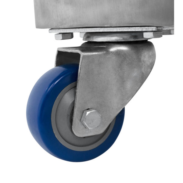 Primer plano de una rueda azul perteneciente a la máquina JORES TECHNOLOGIES® Versical Form Fill and Seal (VFFS) para envasar polvos.