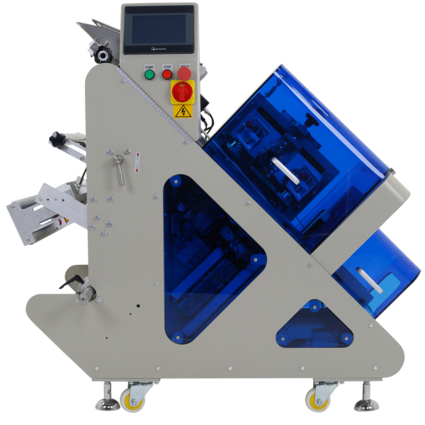 Envolvedora horizontal automática inclinada JORES TECHNOLOGIES® con recubrimiento en polvo gris y ruedas.