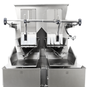 Vista cercana de la pesadora lineal de doble cabezal JORES TECHNOLOGIES® de acero inoxidable para 4000 ml