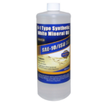 Una botella de plástico de 1 cuarto con etiqueta azul de aceite mineral blanco sintético