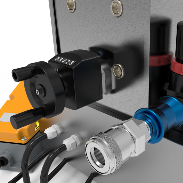 Primer plano del regulador de volumen de llenado y del conector de aire comprimido del llenador volumétrico de líquidos JORES TECHNOLOGIES® para 5000 ml