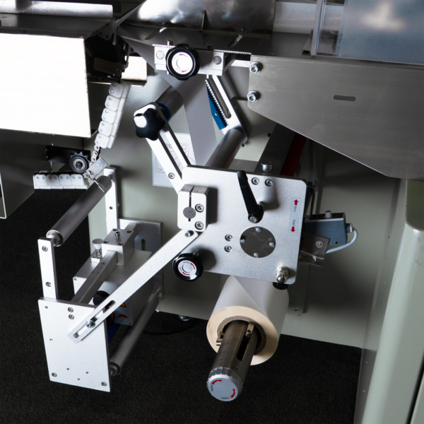 Envolvedora horizontal automática con alimentador de film invertido