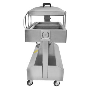 Lado de la selladora al vacío comercial de doble cámara reclinable JORES TECHNOLOGIES® de acero inoxidable 220V con doble barra de sellado de 20 pulgadas. Las cámaras están posicionadas en vertical y la tapa está abierta, mostrando las 2 barras de sellado.