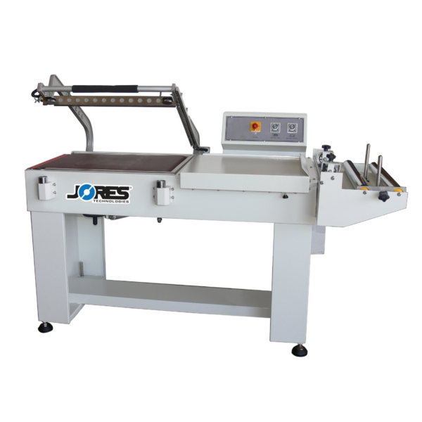 Máquina selladora térmica semiautomática de barra en L JORES TECHNOLOGIES® para empaquetado retráctil sobre fondo blanco.