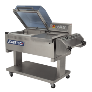 Sistema de sellado completo de acero inoxidable JORES TECHNOLOGIES®, que incluye dispensador de rollo retráctil, selladora y cortadora de plástico, y una cámara de retractilado sobre fondo blanco.