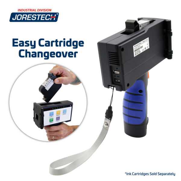 El codificador inkjet portátil JORES TECHNOLOGIES® TIJ con una correa para la muñeca y un cartucho de tinta insertado en la parte superior del codificador. En primer plano se muestra cómo instalar el cartucho de tinta en el codificador. El texto dice: Cartucho de tinta vendido por separado y cambio de cartucho fácil