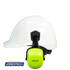 Característica de cómo las orejeras JORESTECH pueden moverse y girar 360 grados completos mientras están instaladas en un casco de seguridad. El mensaje dice: versatilidad de 360 grados