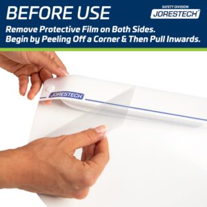 Primer plano de cómo retirar la película protectora antes de usar la pantalla facial. El banner dice: Antes de usar: retire la película protectora de ambos lados. Comience despegando una esquina y luego tire hacia adentro. Producto perteneciente a la División de Seguridad JORESTECH.