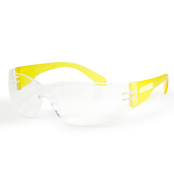 Presenta unas gafas JORESTECH de alto impacto con lentes de policarbonato transparentes y patillas amarillas sobre fondo blanco