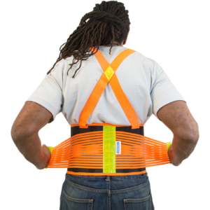 Vista trasera de una persona con complexión ajustada que lleva el cinturón de soporte lumbar ajustable de alta visibilidad JORESTECH con tirantes y franjas reflectantes