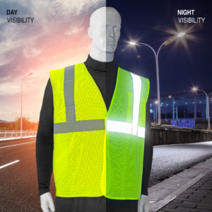 Maniquí que lleva un chaleco de seguridad Jorestech color lima y compara lo brillante que se ve durante el día y la noche