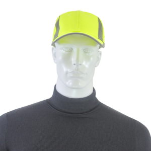 Un maniquí que lleva una gorra de alta visibilidad color lima con franjas reflectantes