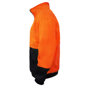 Vista lateral de la sudadera JORESTECH de alta visibilidad color naranja. La sudadera tiene cuello alto negro, media cremallera y un bolsillo en el pecho que se cierra con una cremallera negra.