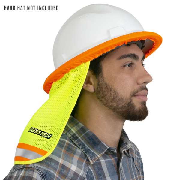 Un hombre que lleva un casco de seguridad de ala completa con una protección para el cuello de dos tonos JORESTECH