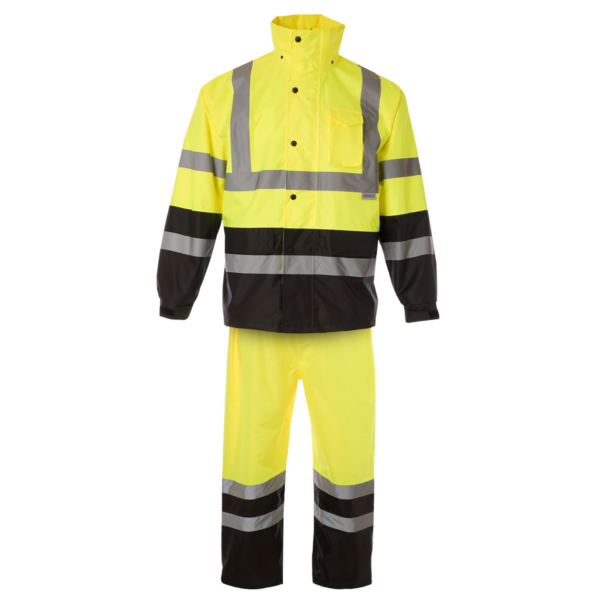 Vista frontal del conjunto de lluvia JORESTECH® amarillo y negro de alta visibilidad con tiras reflectantes de 2 pulgadas sobre fondo blanco