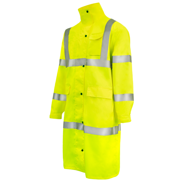 Vista diagonal del impermeable amarillo JORESTECH con franjas reflectantes de 2 pulgadas