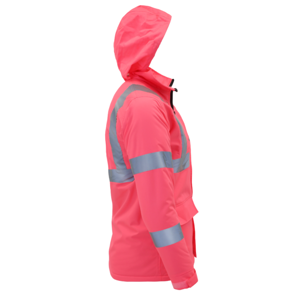 Vista lateral de la chaqueta de seguridad de alta visibilidad Jorestech con franjas reflectantes y capucha para protección contra el invierno y la lluvia