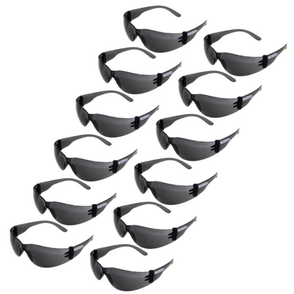 Set de 12 gafas de seguridad JORESTECH ahumadas de alto impacto sobre fondo blanco