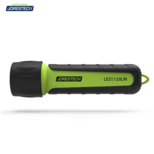 Vista diagonal de 1 linterna JORESTECH® negra y verde lima, ultraligera, brillante y resistente a la intemperie